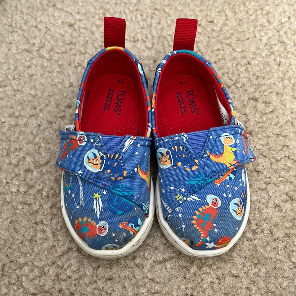 Size 6 Toddler Dino Tom’s